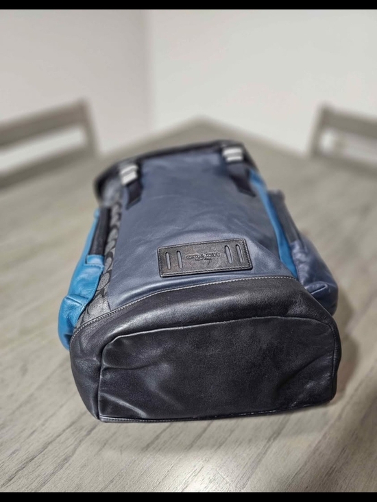coach blue backpack mens Charter in Graphic : Clothing, Shoes & Jewelry Measuring 11.75 inches in length Used Coach Mens Backpack